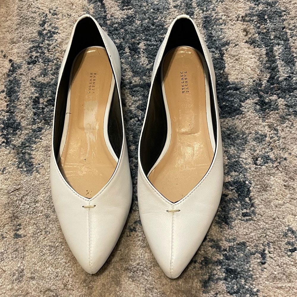Vero Cuoio for Barney’s New York White Pointed Toe Flat